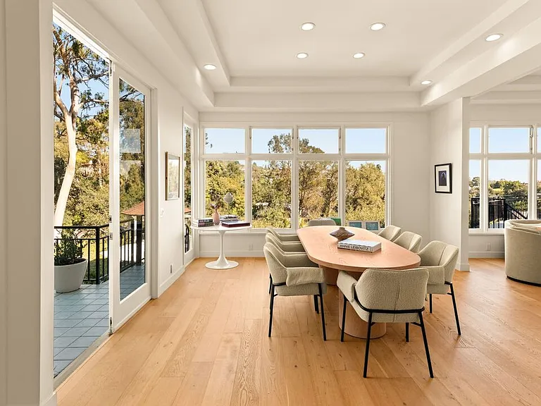 282 Bentley Cir — Photo 3