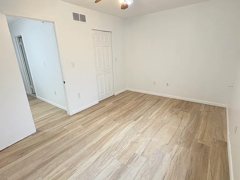 715 Frenchtown Rd — Photo 17