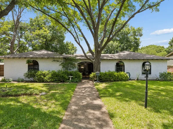 9519 Springwater Dr, Dallas, TX 75228