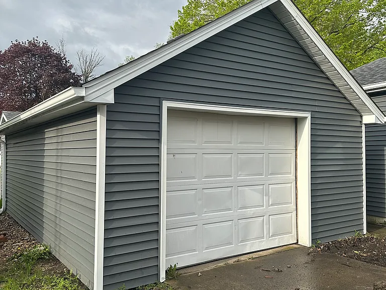 1 Car Detached Garage