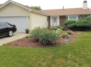 812 Cutter Ln, Elk Grove Village, IL 60007