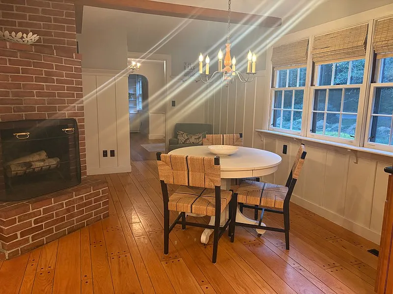 Fully Furnished! Move-In Ready: 172 Readfield Road, Manchester — Photo 4