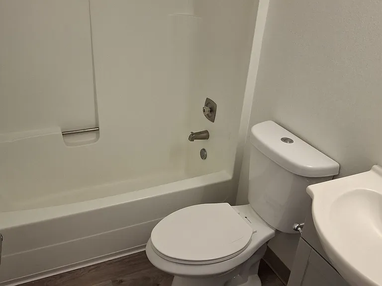 28900 SW Parkway Ave #6 — Photo 4