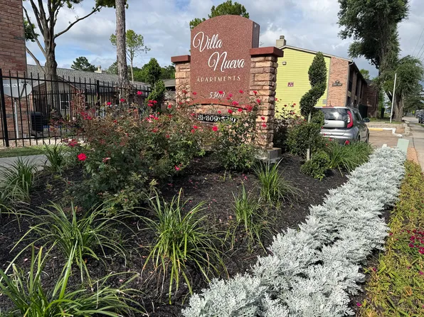 Villa Nueva Apartments