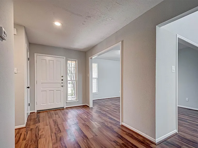 2723 Colony Dr — Photo 9