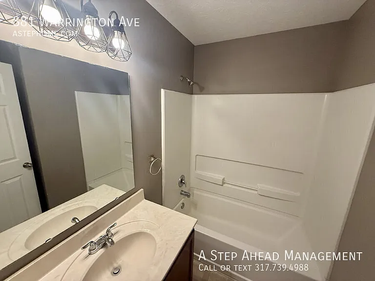 881 Warrington Ave — Photo 12