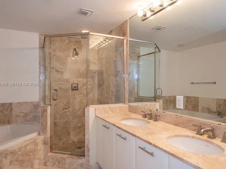 510 NW 84th Ave #520 — Photo 8