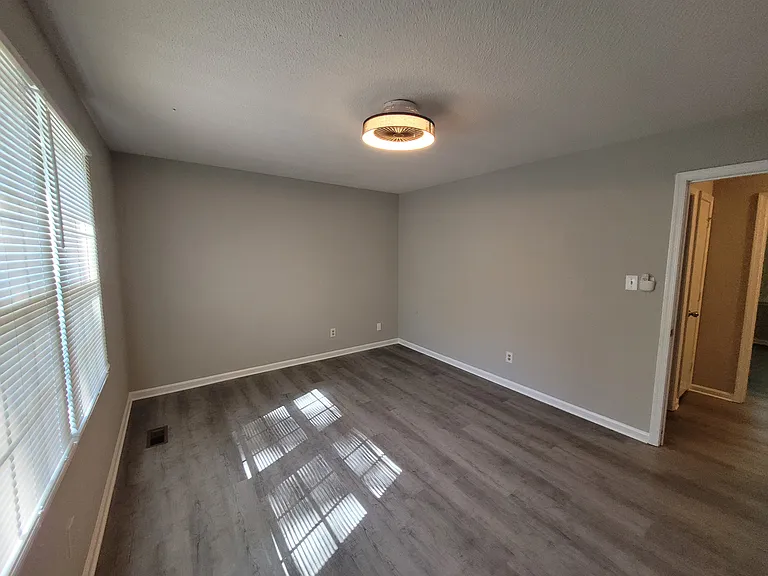 920 Jason Ct — Photo 13