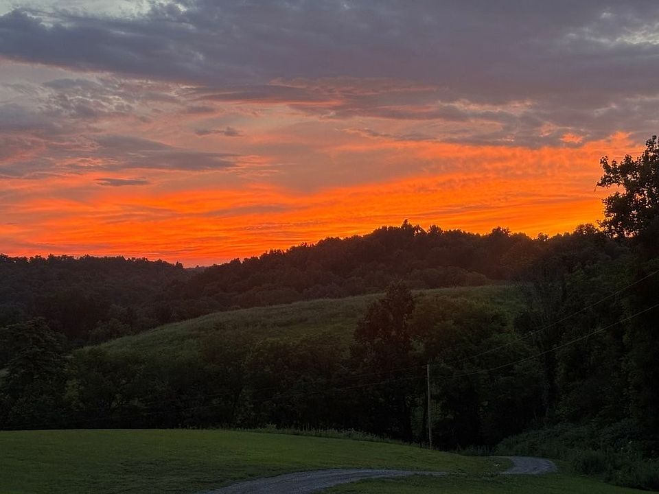 1st image of 557 Ward Hollow Rd