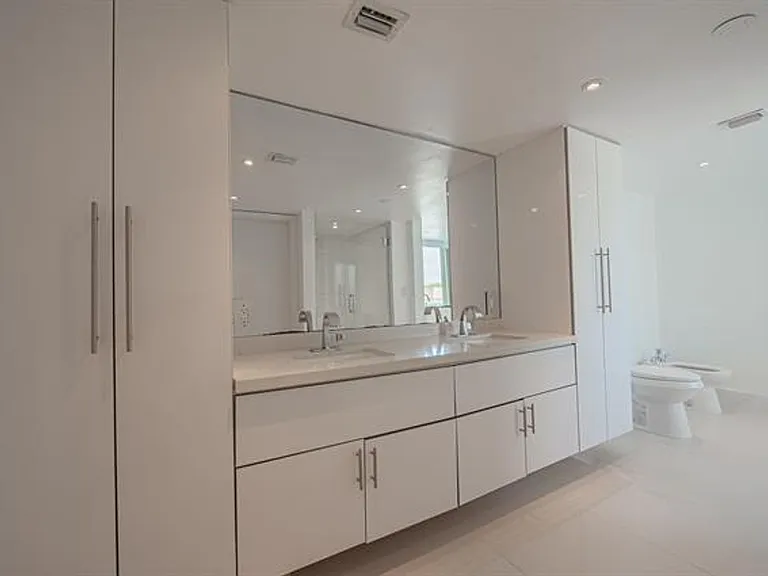 468 Golden Isles Dr #202 — Photo 17