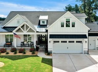 255 Bluenose Ln, Hampstead, NC 28443