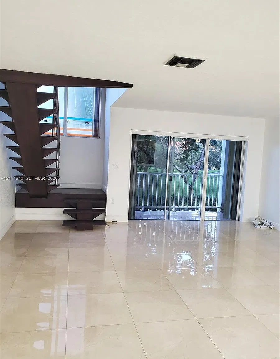 2 bed, 1209 sqft, $2,900 — Photo 3