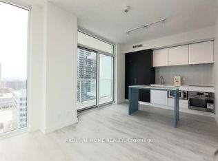 33 Helendale Ave #1503, Toronto, ON M4R 0A4