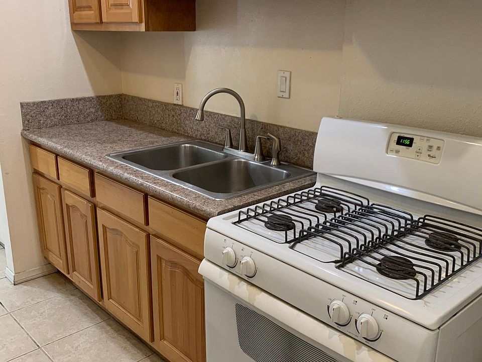 2nd image of 3006 Van Buren Pl #1/2