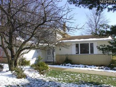 31500 Farm Dr, Solon, OH, 44139