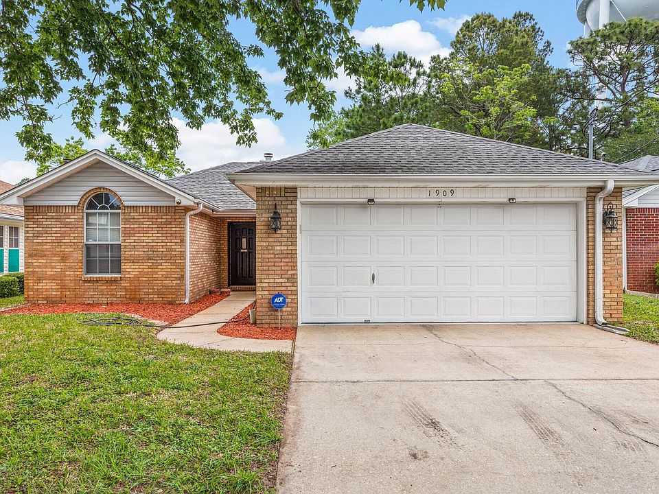 1st image of 1909 Summer Hills Ln