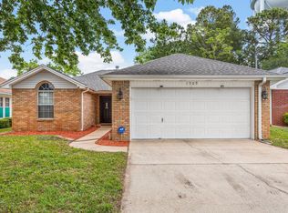 1909 Summer Hills Ln, Fort Walton Beach, FL 32547