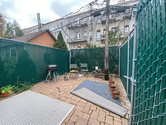Rented by Dream Space Realty | media 8