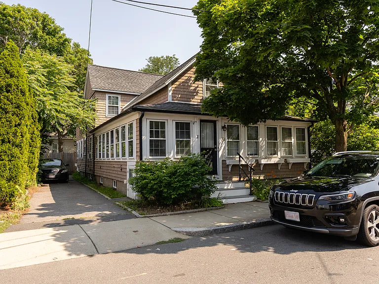 10 Underhill St #2 — Photo 19