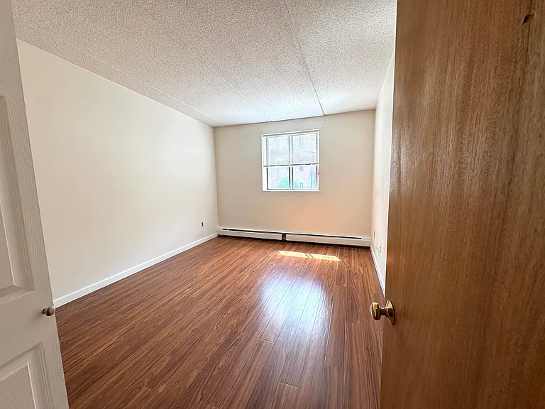 80 N Warren St #20 — Photo 17