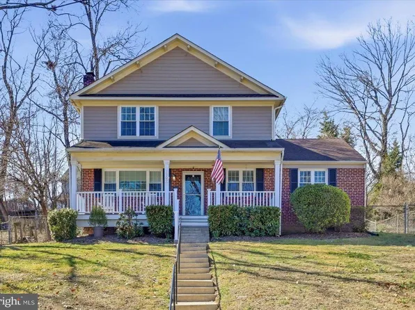 7309 Woodley Pl, Falls Church, VA 22046