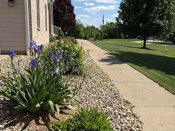 2nd image of 845 E Alexis Way