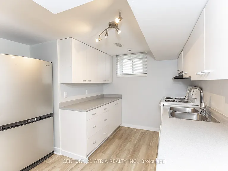 805 Batory Ave #BASEMENT — Photo 11