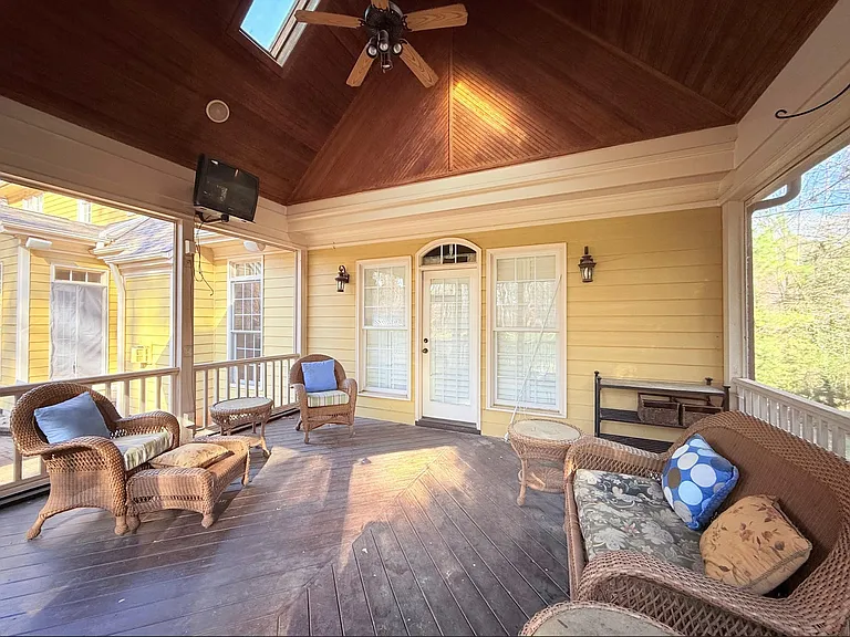 1216 Dorleath Ct — Photo 44