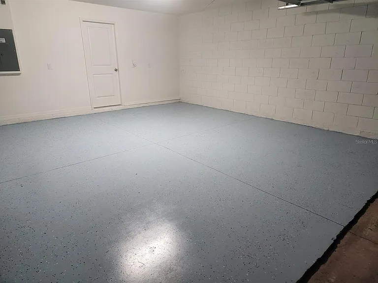1055 Papaya Cir — Photo 18
