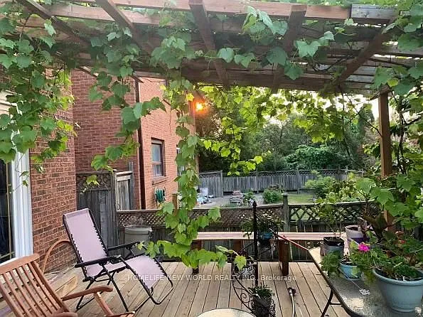 1 bed, $1,050 — Photo 4