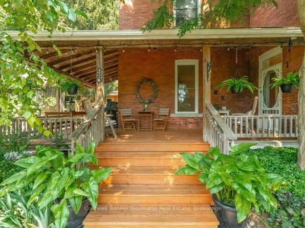 96 Grove St, Guelph, ON N1E 2W5