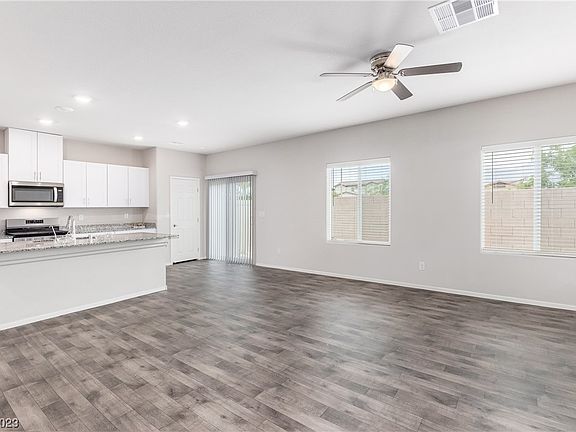 4th image of 4414 Meadow Glade Ave