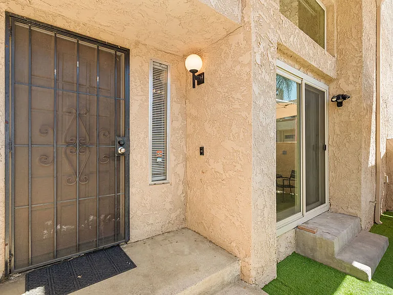 2024 S Bon View Ave #C — Photo 31