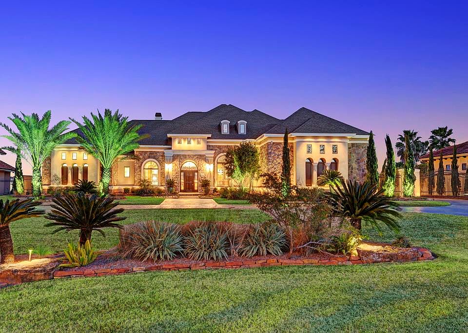 2nd image of 6011 Royal Point Ct