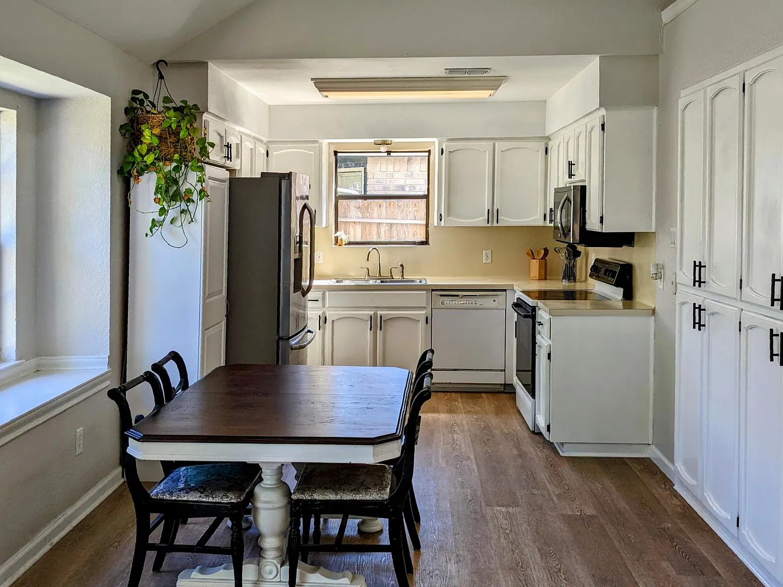 3 bed, 1226 sqft, $1,850 — Photo 4