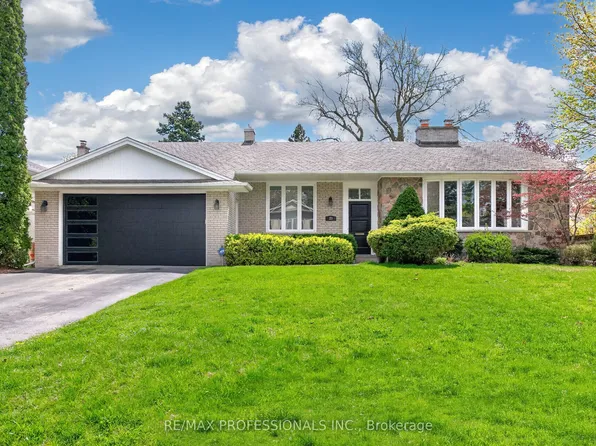 23 Ravensbourne Cres, Toronto, ON M9A 2A9