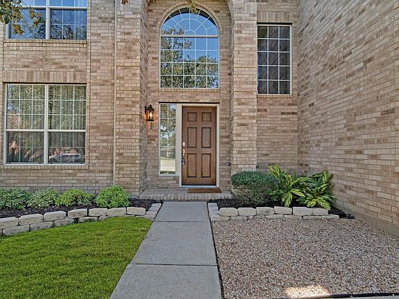 3rd image of 15202 Colecrest Court