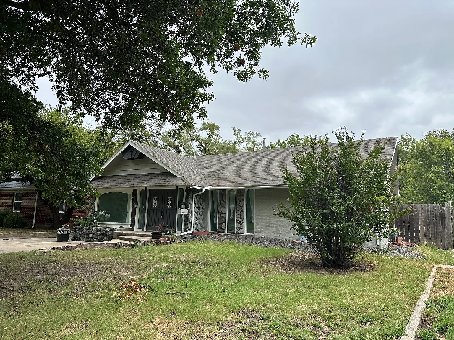 8 bed, 4500 sqft, $3,250 — Photo 3