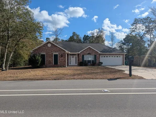 57154 Diamondhead Dr E, Diamondhead, MS 39525