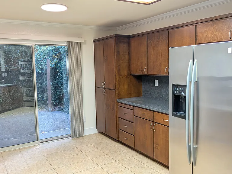 604 Pemberton Ln — Photo 7