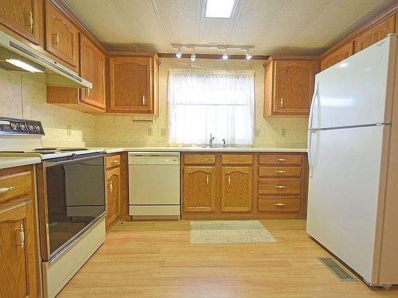 4th image of 403 Vista Ln