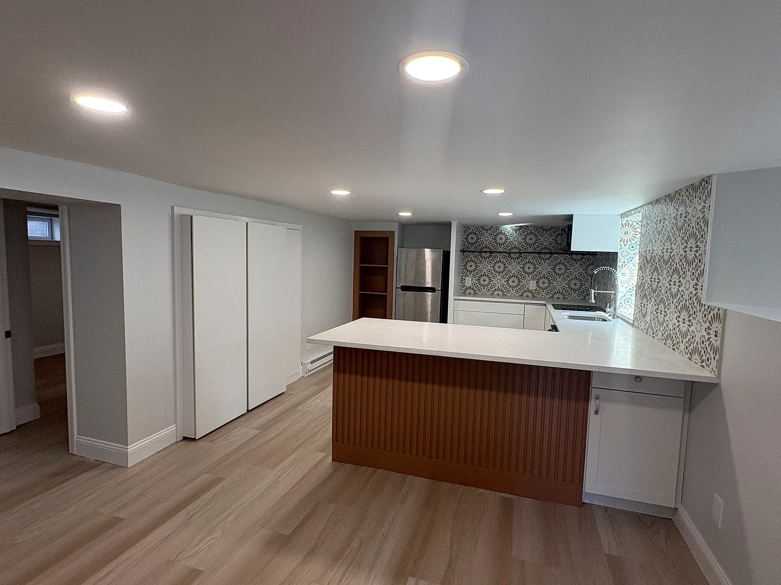 2 bed, 900 sqft, $2,050 — Photo 3