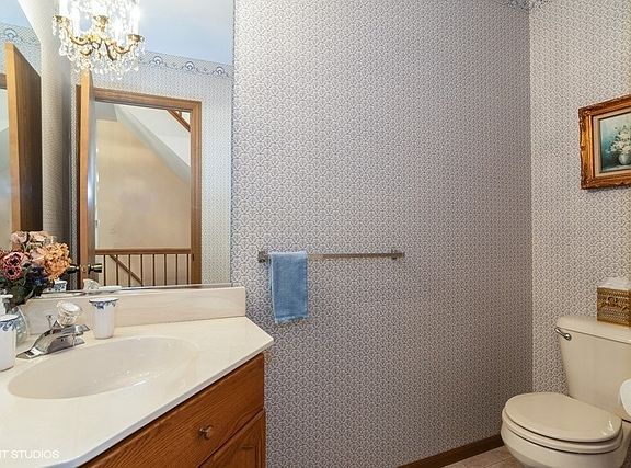 3rd image of 1460 Laurel Oaks Dr