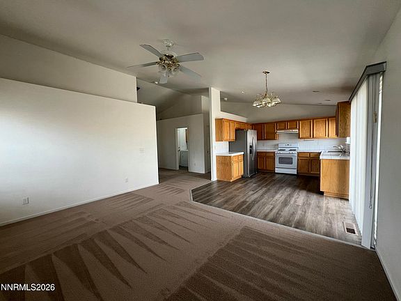 4th image of 298 Emigrant Way