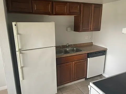1410 Holden Ave #C — Photo 3
