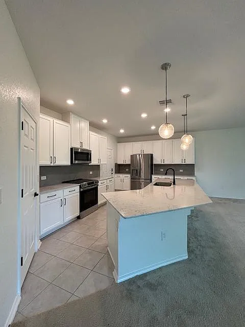 4 bed, 2.5 bath, 2881 sqft, $2,850 — Photo 4