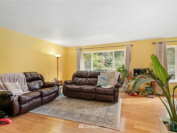 5th image of 2819 NE Fernwood Ct