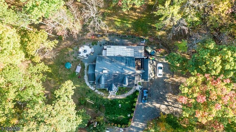 1st image of 40 Oakwood Rd