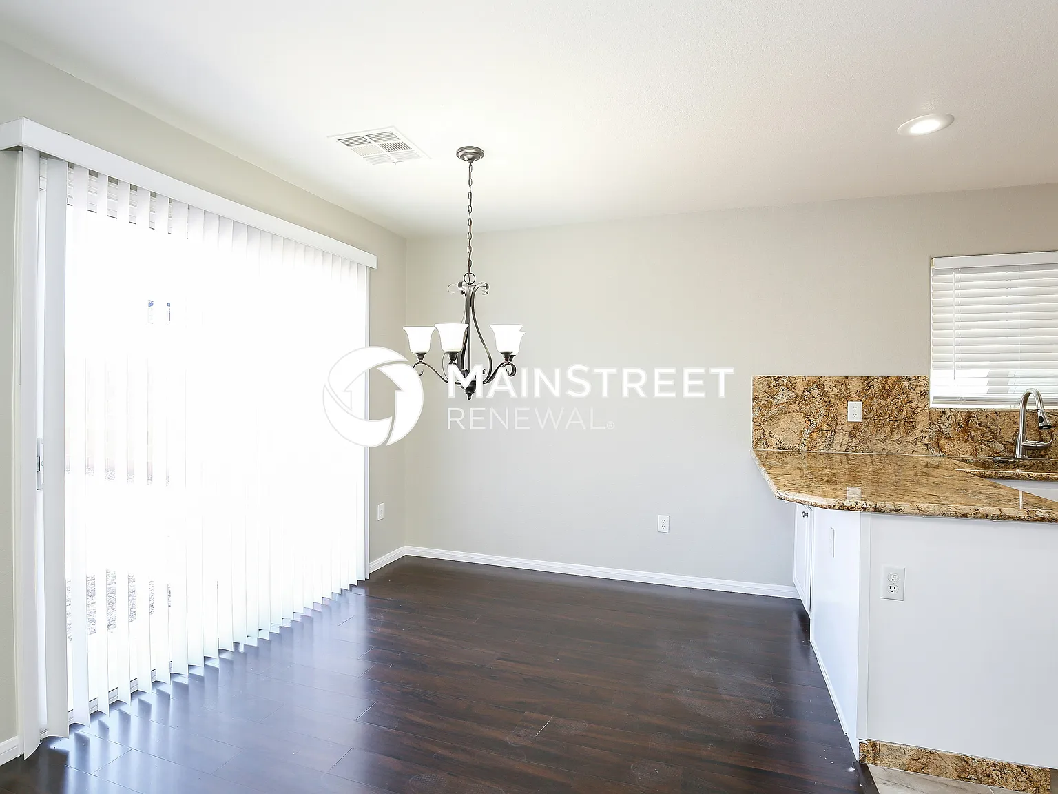 2052 Houdini St — Photo 4