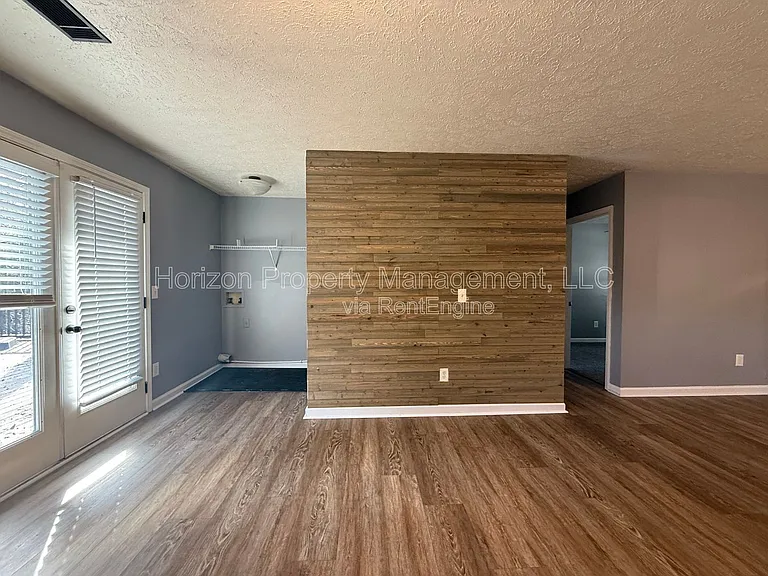 6430 Crystal Cove Trl — Photo 7